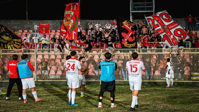 Il Monza festeggia voi tifosi